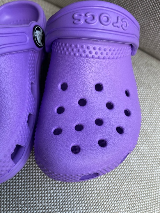CROCS: Toddler Classic Clog Purple - Picture 4 of 14